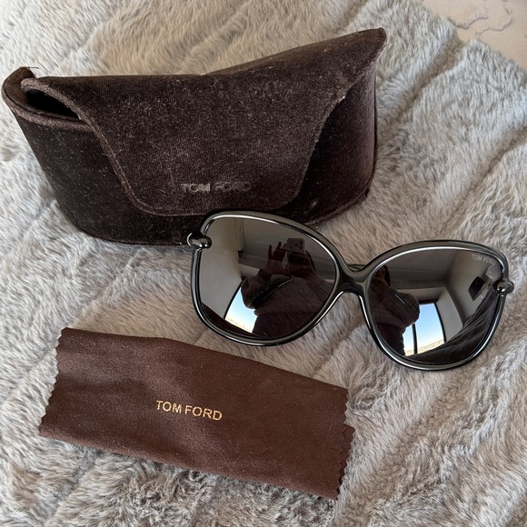 Tom Ford Callae TF165 black sunglasses main image 5